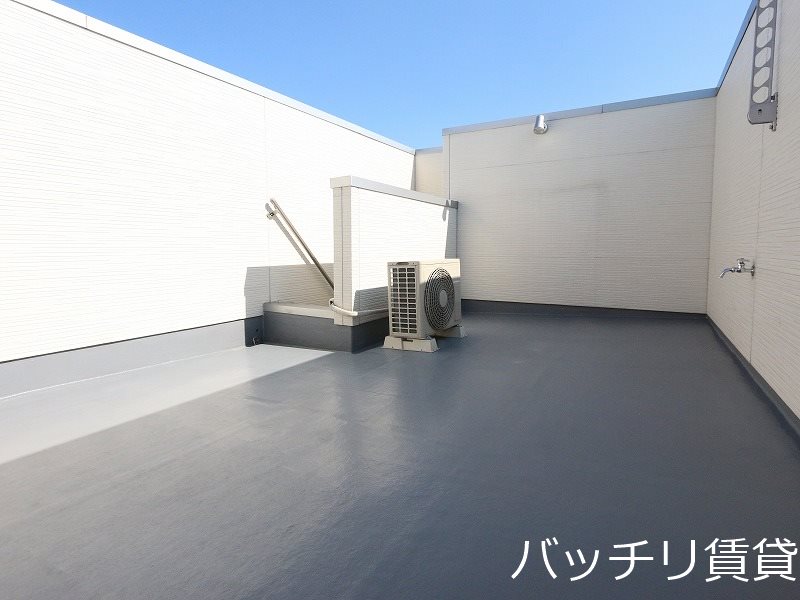 バルコニー　同型タイプの為、現状を優先いたします