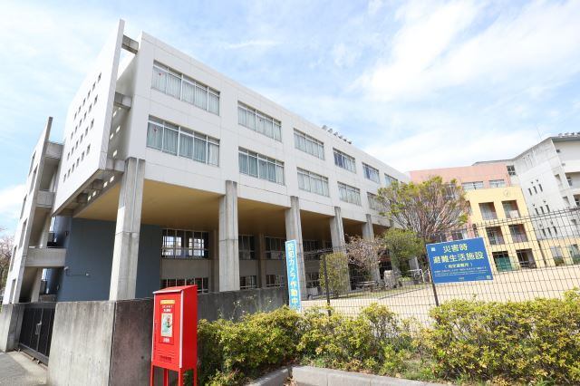 中学校　大和市立渋谷中学校（中学校）まで1145m