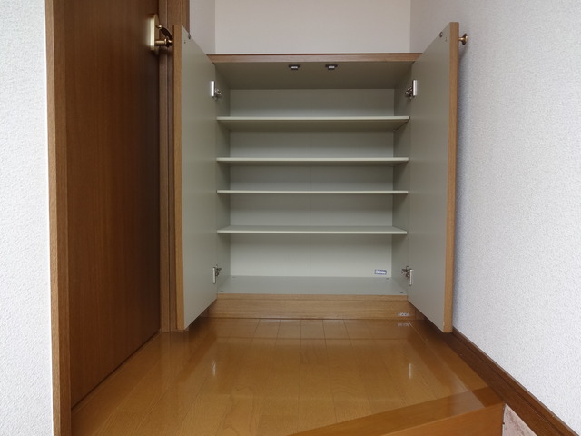 玄関　シューズボックス