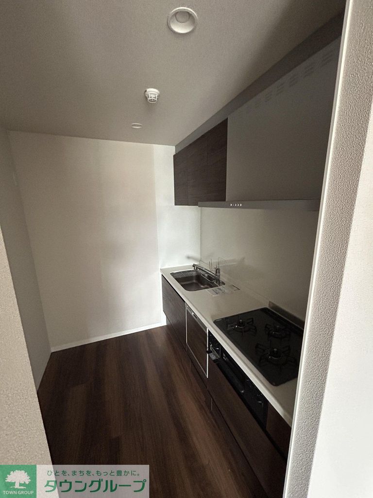 キッチン　別のお部屋の参考写真となります。3口コンロは同一です。