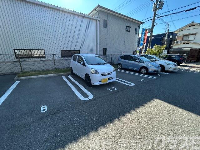 駐車場　敷地内駐車場