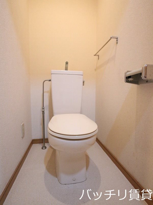 トイレ　別号室写真の為、現況を優先いたします。