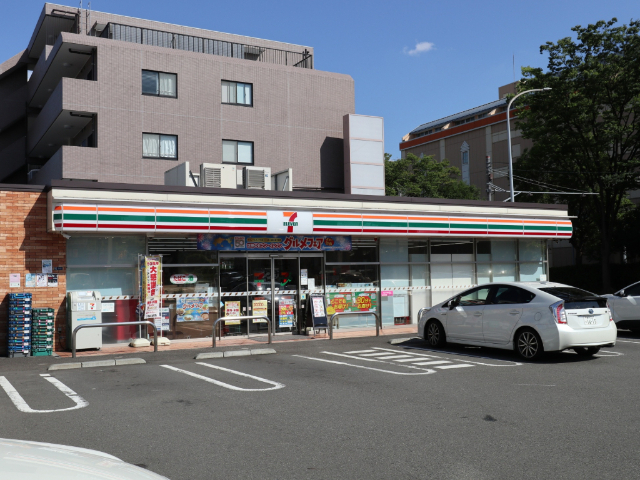 コンビニ　セブンイレブン横浜北山田１丁目店（コンビニ）まで369m