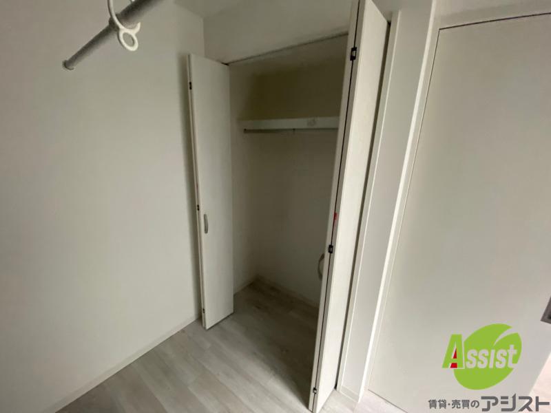 収納　寝室の収納です。部屋がすっきり片付きます。