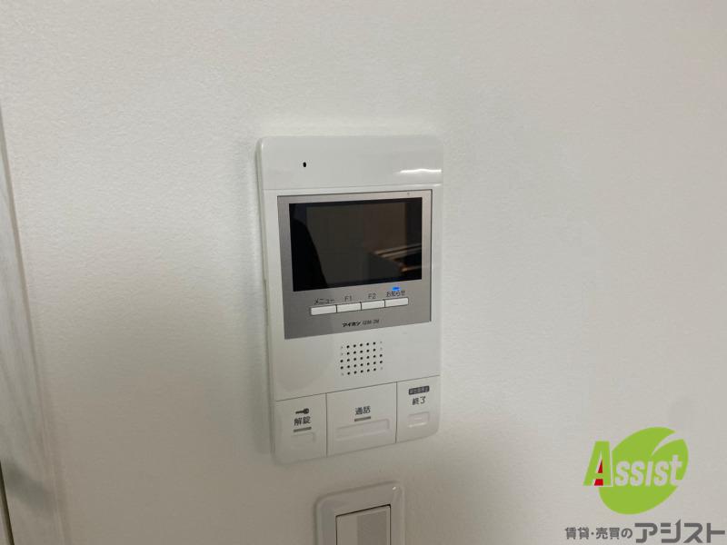 セキュリティ　ＴＶモニター付インターホンです。来客者の顔が見えるので安心！