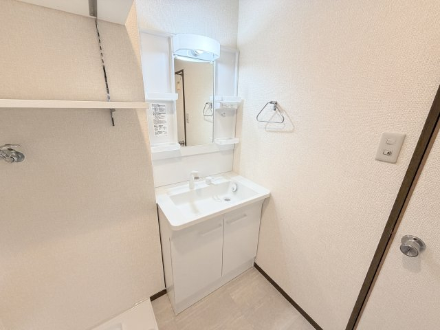 洗面設備　シャワー付洗面台