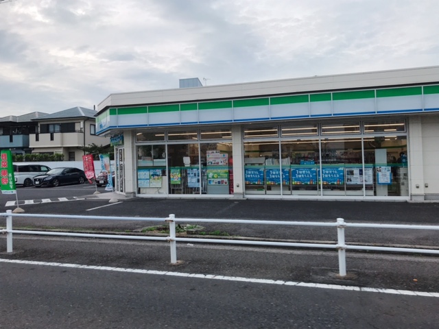 コンビニ　ファミリーマート 春日井白山店（コンビニ）まで413m