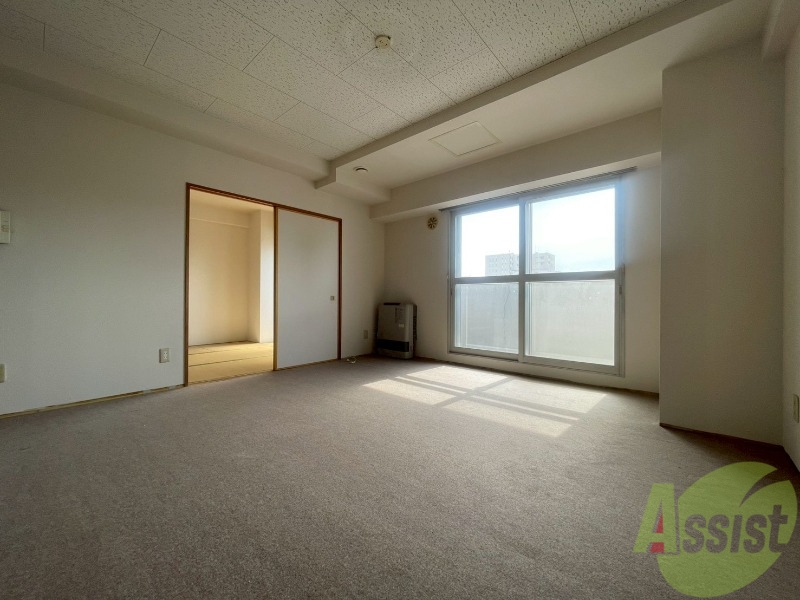 居室・リビング　広くてキレイなお部屋が広がっていて、充実した生活が送れそう。