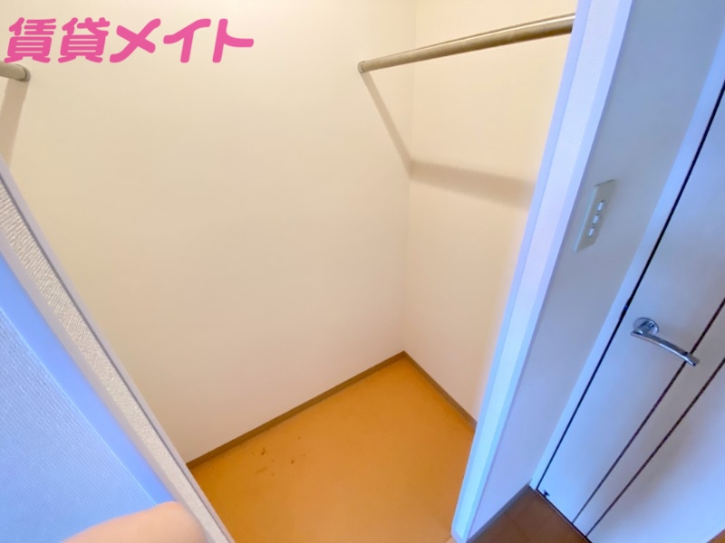 収納　同型参考写真