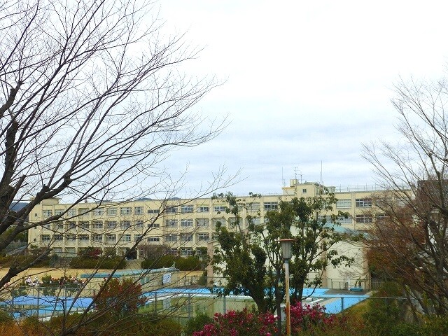 小学校　高槻市立日吉台小学校（小学校）まで1500m