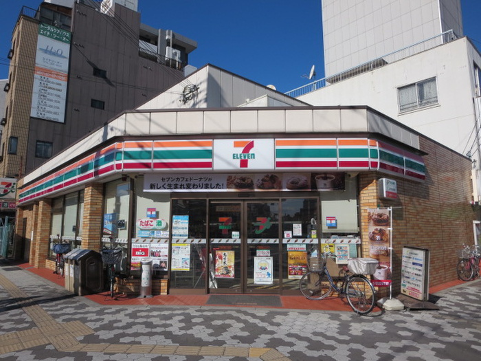 コンビニ　セブンイレブン（コンビニ）まで210m