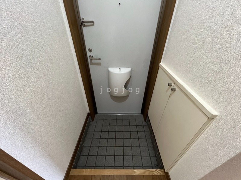 玄関　ゆったりとした玄関です。