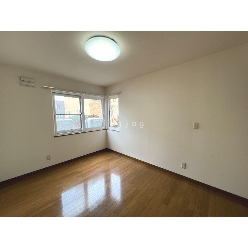 その他部屋・スペース　壁が多く使いやすいお部屋です