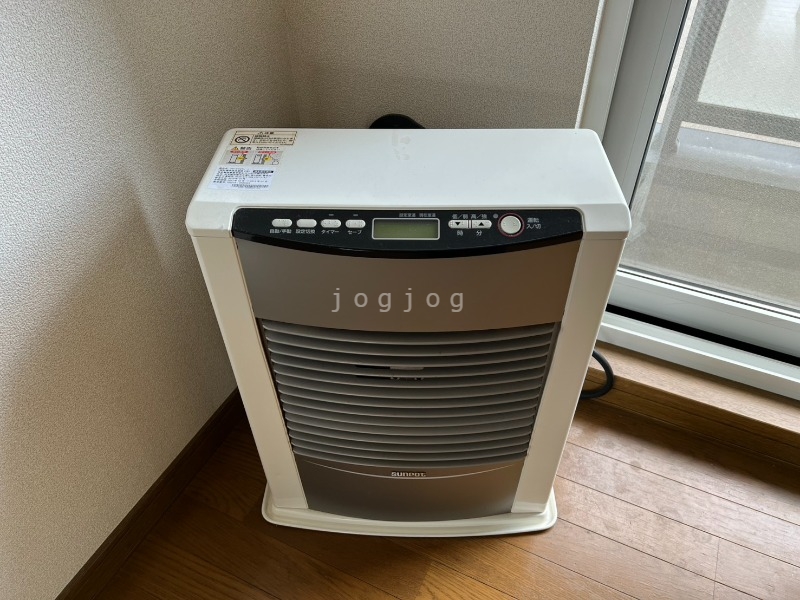 その他設備　冬はあったか石油ストーブです。