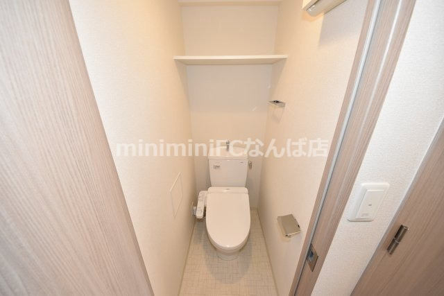 トイレ　トイレに収納もあります！