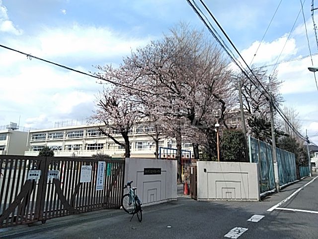 小学校　調布市立富士見台小学校（小学校）まで693m