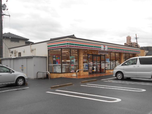 コンビニ　ローソン小牧中央一丁目店（コンビニ）まで194m