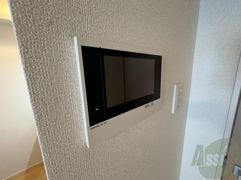 セキュリティ　ＴＶモニター付インターホンです。来客者の顔が見えるので安心！