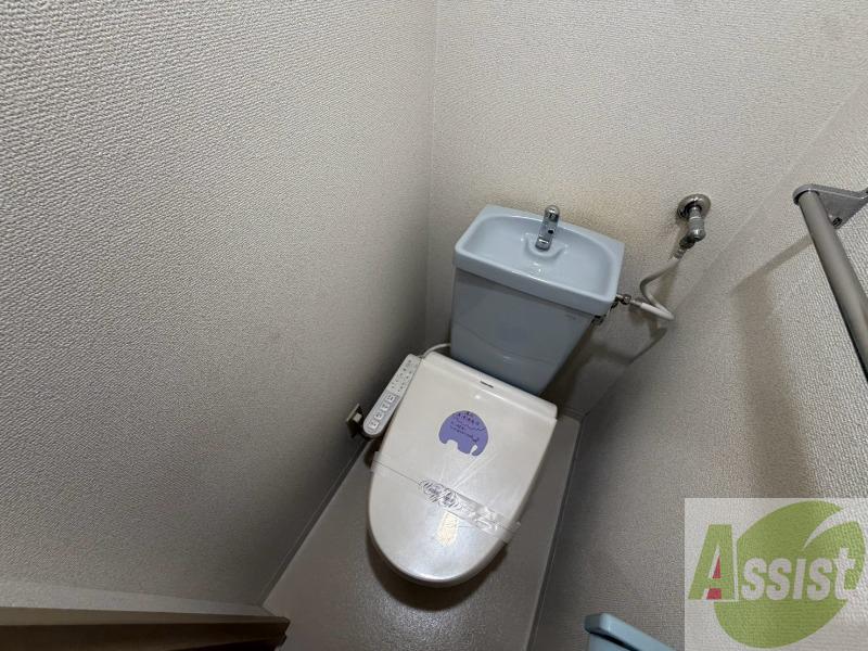 トイレ　トイレです。ウォシュレット付を探している方、おすすめです。