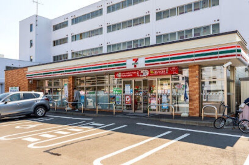 コンビニ　セブンイレブン札幌北28条店（コンビニ）まで235m
