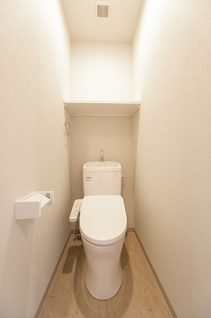 トイレ　※写真は同タイプ住戸です。