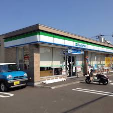 コンビニ　ファミリーマート札幌北40条東8丁目店（コンビニ）まで264m