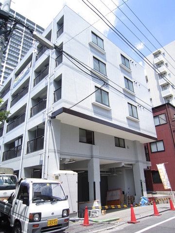建物外観　全面リノベーション物件