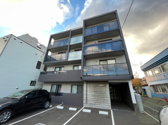 建物外観　札幌市北区北二十六条西「ＲＡＦＩＯＮ２６」