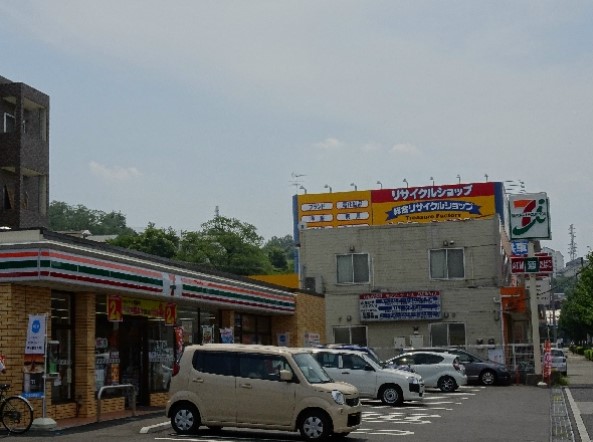 コンビニ　セブンイレブン 八王子松木店（コンビニ）まで576m