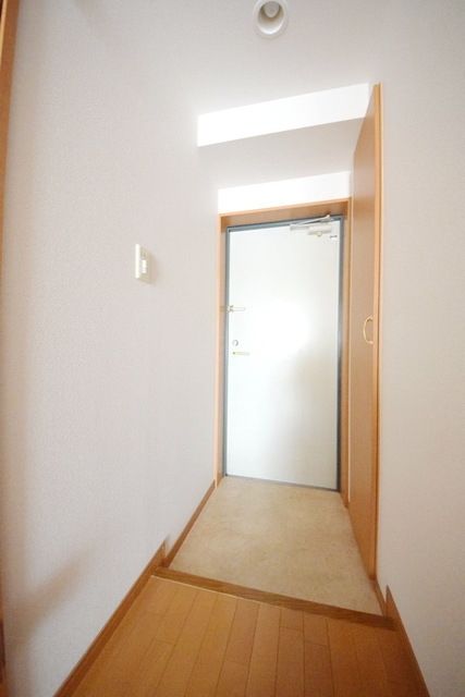 玄関　別部屋参考画像