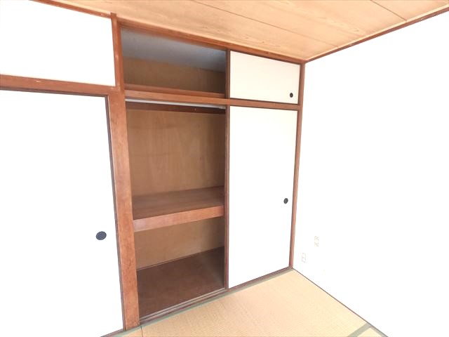 収納　押入