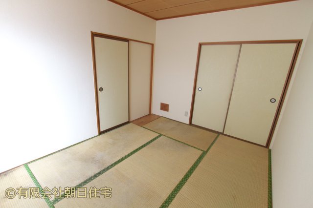 サンコーポ沖本の居間写真