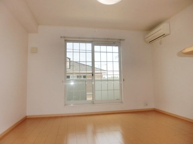 居室・リビング　更新料不要のお部屋。
