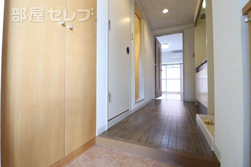 クレストステージアスカの玄関写真