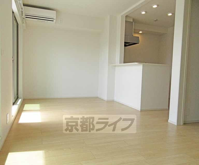 居室・リビング　開放感のある広い室内です