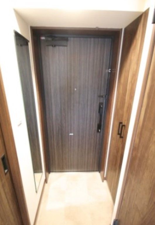 玄関　※別部屋の参考写真です。