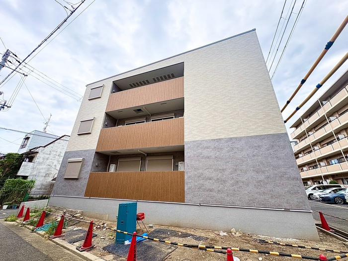 建物外観　建築中