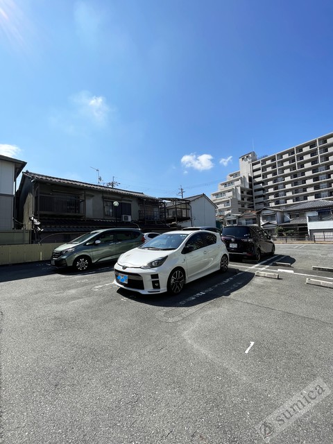 駐車場　広々とした敷地内駐車場を完備