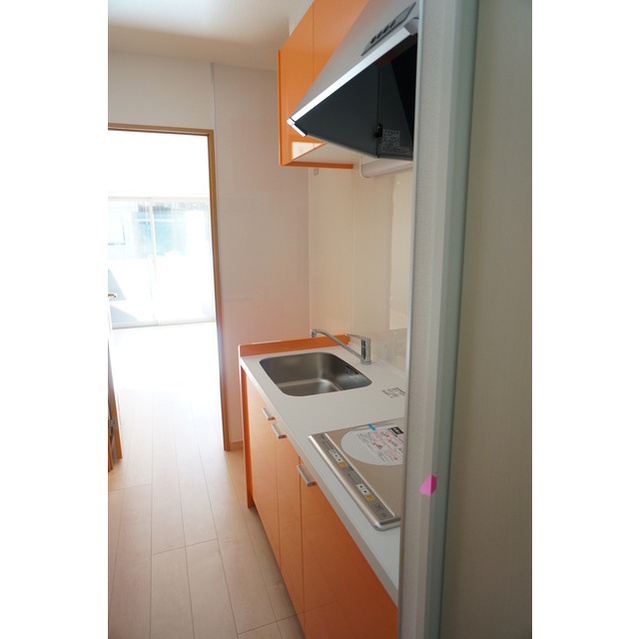 キッチン　※同タイプの別部屋の写真です。