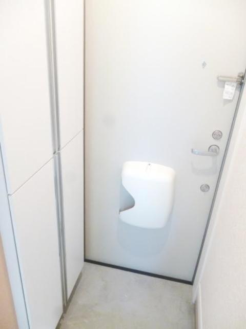 玄関　別部屋同仕様タイプ