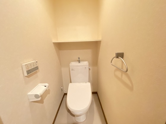 トイレ　※別号室の写真です