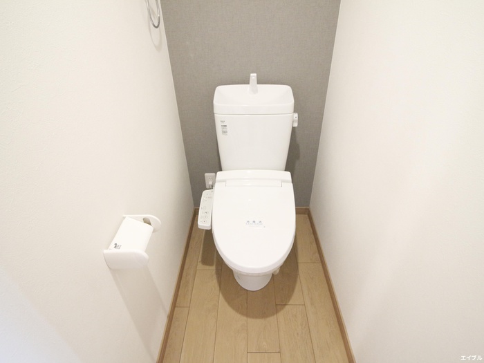 トイレ　※同タイプの別のお部屋の写真です