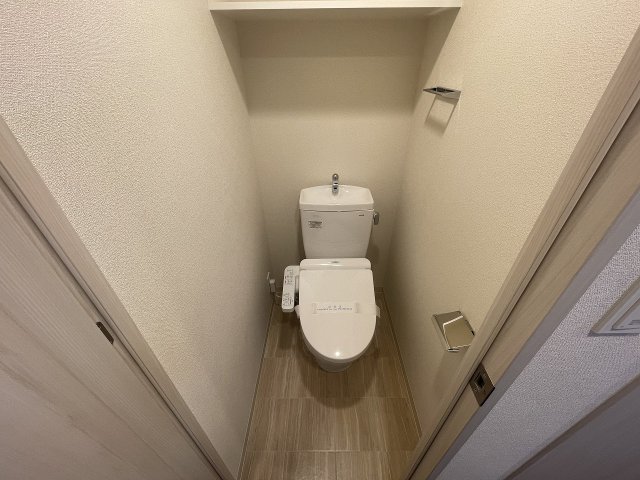ＪＲ東海道本線 神戸駅 徒歩4分 15階建 築7年のトイレ写真