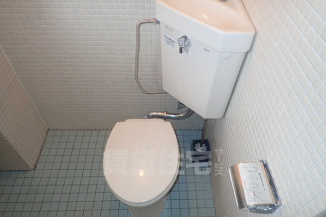 ＪＲ東海道本線 茨木駅 徒歩1分 10階建 築57年のトイレ写真