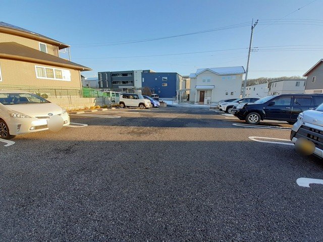 駐車場　駐車場に車を止められます