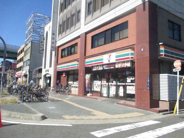 コンビニ　セブンイレブン（コンビニ）まで200m