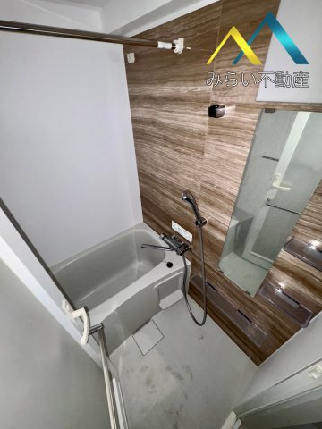 バス・シャワールーム　同物件別部屋写真