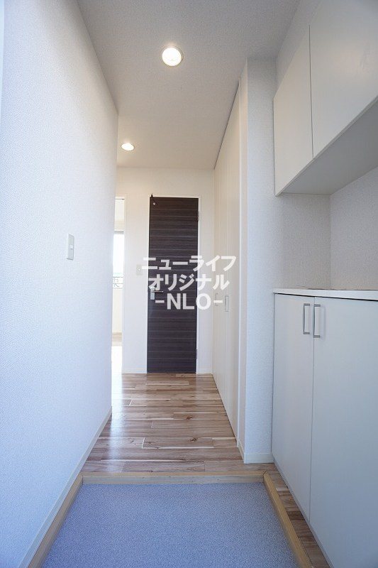 玄関　上下に分かれた使い勝手の良いシューズボックスがあります☆