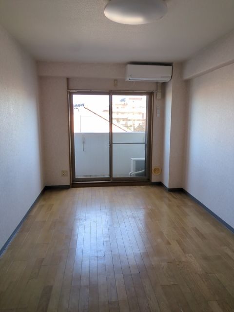 長谷川メディカルプラザ富岡の居間写真