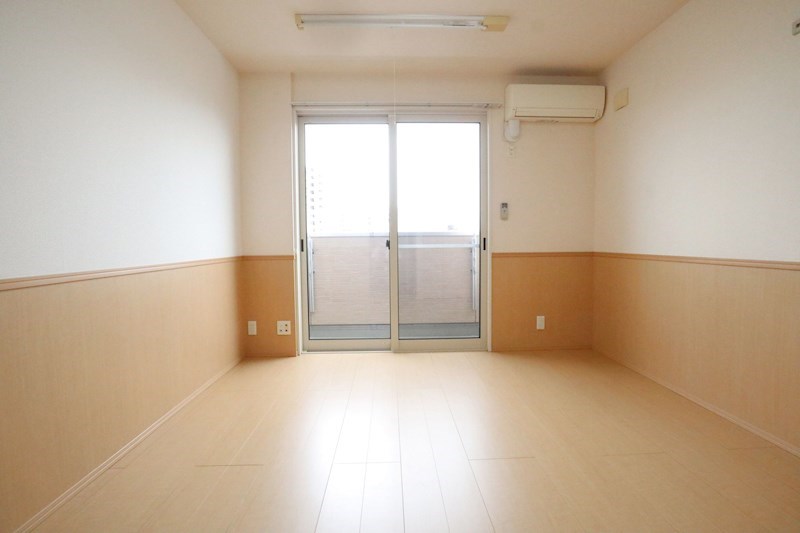 KUDOUマンションの居間写真